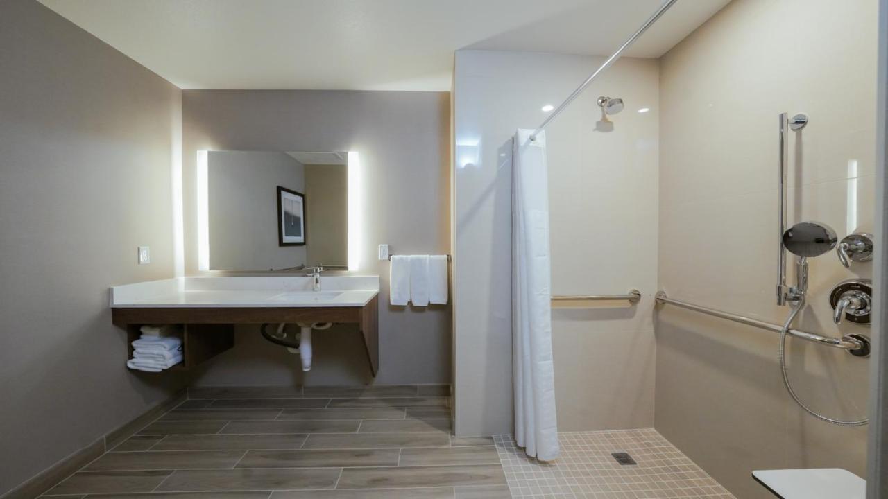 La Quinta Inn & Suites By Wyndham سانتا كروز، كاليفورنيا المظهر الخارجي الصورة