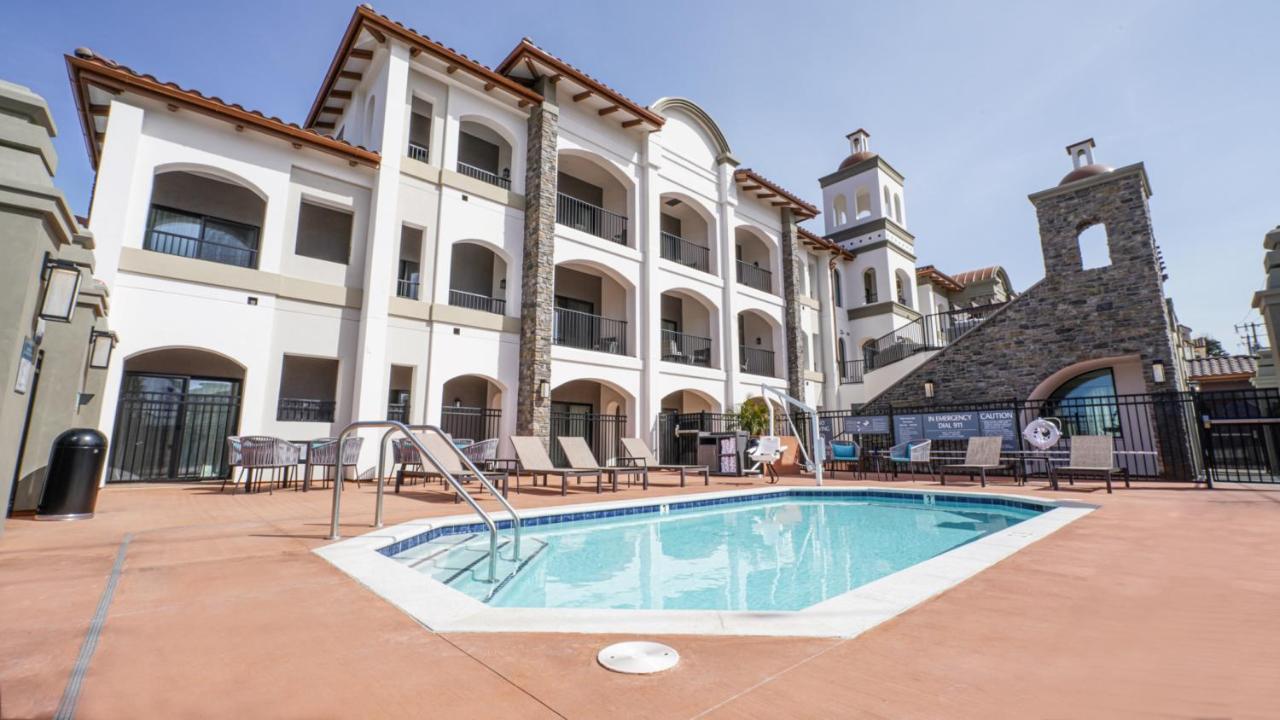 La Quinta Inn & Suites By Wyndham سانتا كروز، كاليفورنيا المظهر الخارجي الصورة