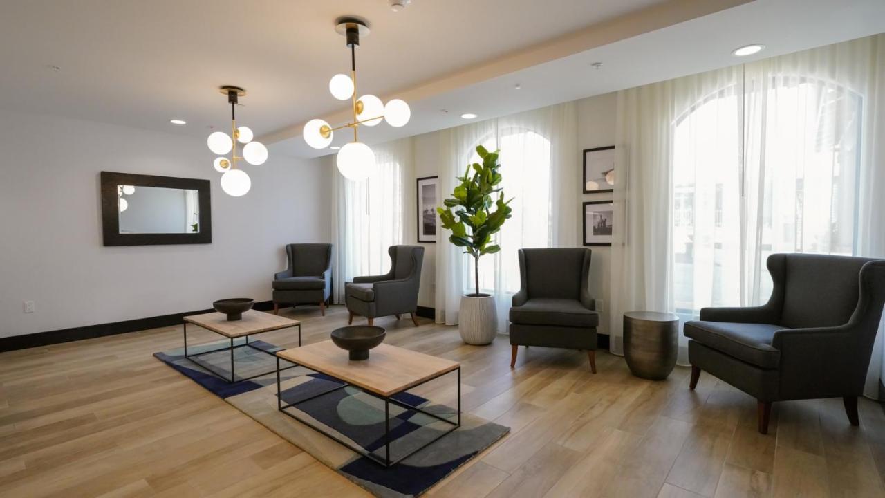 La Quinta Inn & Suites By Wyndham سانتا كروز، كاليفورنيا المظهر الخارجي الصورة