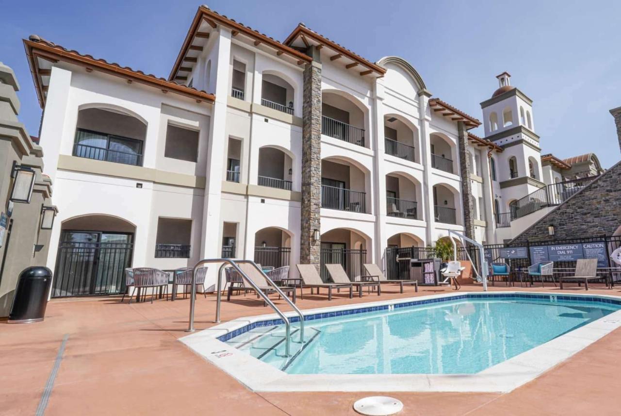 La Quinta Inn & Suites By Wyndham سانتا كروز، كاليفورنيا المظهر الخارجي الصورة