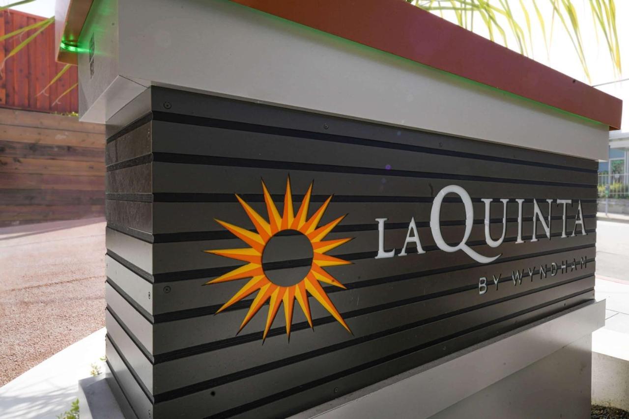 La Quinta Inn & Suites By Wyndham سانتا كروز، كاليفورنيا المظهر الخارجي الصورة