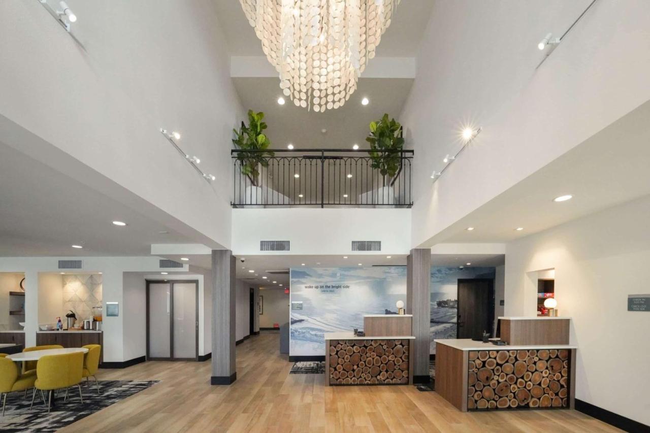 La Quinta Inn & Suites By Wyndham سانتا كروز، كاليفورنيا المظهر الخارجي الصورة