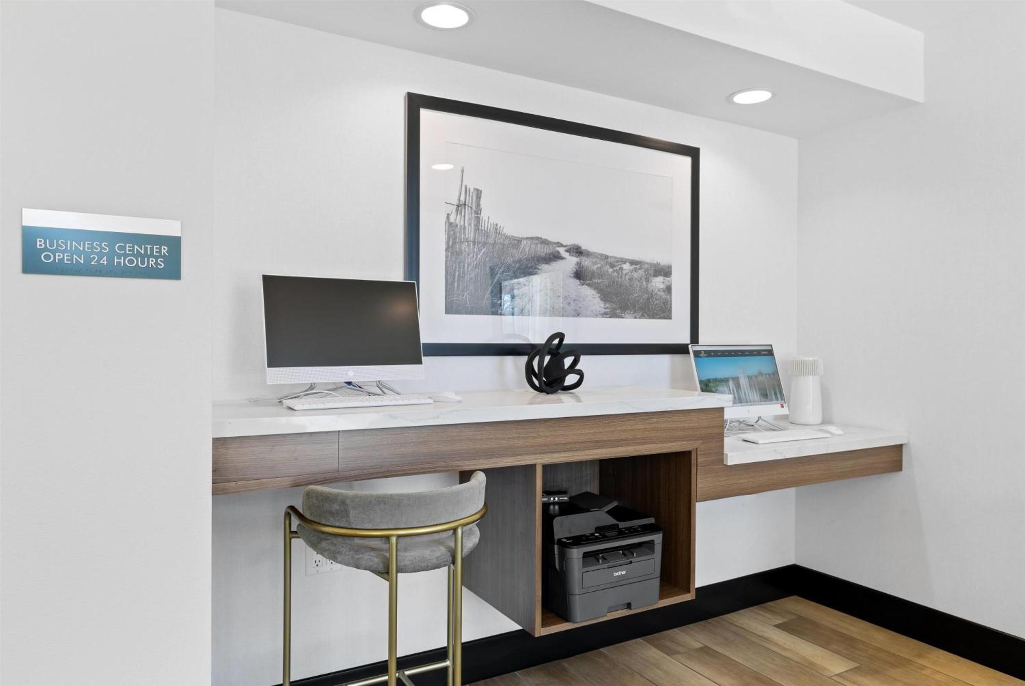 La Quinta Inn & Suites By Wyndham سانتا كروز، كاليفورنيا المظهر الخارجي الصورة